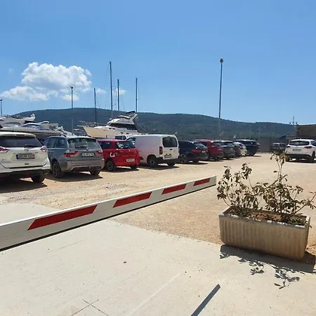 アパート Franceska