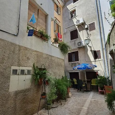 Franceska 아파트 *